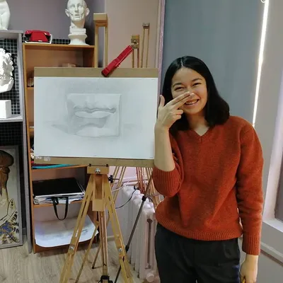 Рисунок губ угольным карандашом