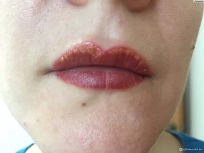 Фото губ после татуажа с использованием эффекта размытия
