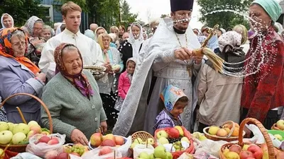 Преображение Господне и Яблочный Спас: история возникновения и христианский  смысл, традиции, приметы и запреты — Интернет-канал «TV Губерния»