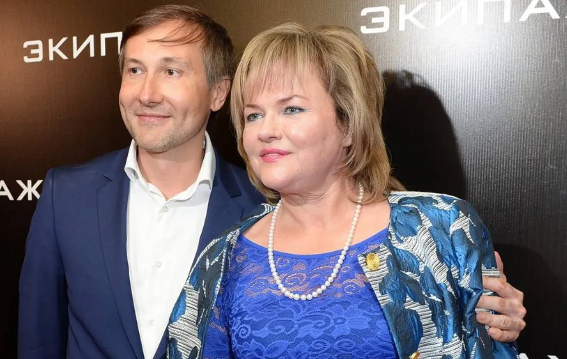 Больная раком актриса Александра Яковлева впервые за долгое время вышла в свет | WOMAN Больная раком актриса Александра Яковлева впервые за долгое время вышла в свет | WOMAN