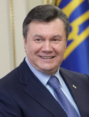 Янукович вместе с картежником-фокусником учили президентов играть в карты