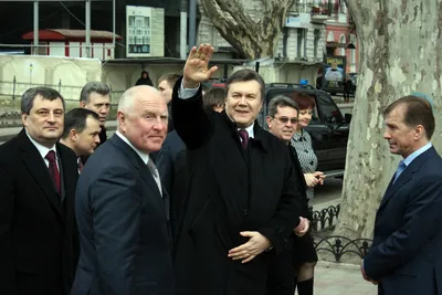 Виктор Янукович — Ходки, санкции, арест счетов, любовница и гибель сына:  все, что известно о Викторе Януковиче