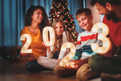 Заказать Новогодние неоновые вывески: ТОП 120+ идей праздничного декора,  новинки и модные тренды светодиодных украшений к Новому году