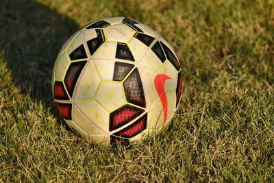 Мини-футбол - подготовка к игре в помещении, особенности игры — Медиапортал  Спортмастер