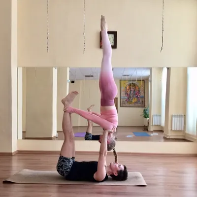 Парная йога для новичков: видео простой тренировки