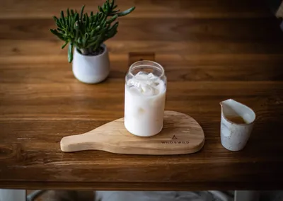 Как сделать йогурт в домашних условиях из закваски без йогуртницы в  кастрюле рецепт | Good Food
