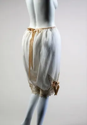 История платья: от шкуры мамонта до ХХ века