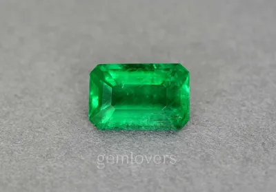Кольцо с зеленым бериллом «Изумруд» и фианитами, огранка