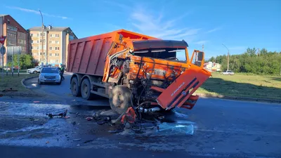 В ДТП с участием КамАЗа и пассажирского автобуса в Сыктывкаре пострадали  шестеро детей /подробности/ | Комиинформ