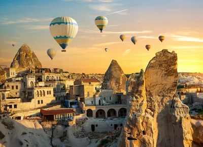 Путеводитель по Каппадокии: пещерные города и церкви, лунные ландшафты и те  самые пейзажи с воздушными шарами | Самокатус | Дзен
