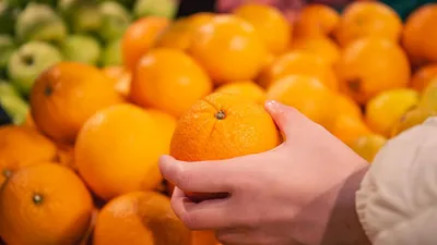 https://uraeshka.ru/catalog/frukty/apelsin.html
