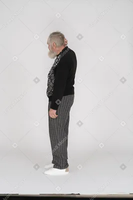 Портрет Пожилого Человека Думающего — стоковые фотографии и другие картинки  Пожилой мужчина - Пожилой мужчина, Серьёзный, 60-64 года - iStock