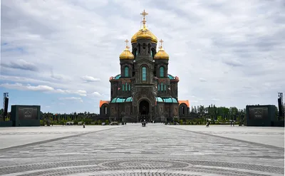 Путин приехал в новый храм Минобороны в парке «Патриот» — РБК