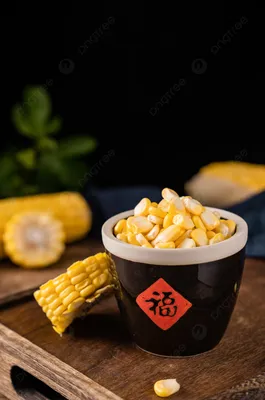 спелая кукуруза в початках на темном фоне, картинка индийской кукурузы фон  картинки и Фото для бесплатной загрузки