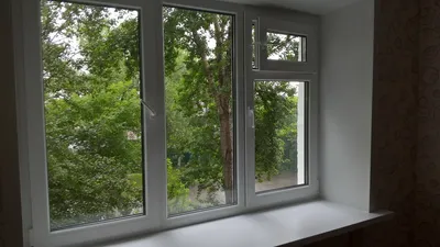 Как оформить окно на кухне: красивые варианты оформления шторами и жалюзи —  SALON
