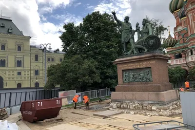 С Красной площади убрали памятник Минину и Пожарскому — Секрет фирмы