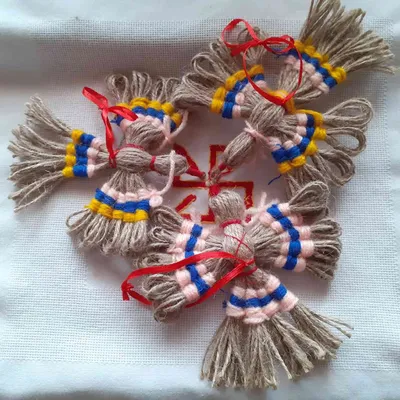 Новогодние игрушки из соломы Обереги из соломки. Ручная работа. Светлана  Толстоброва . #houseidea, #craftaua, #де… | Плетение соломы, Рождественские  идеи, Украшения