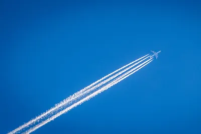 Картинки самолета в небе - 64 фото
