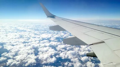 Самолет частного самолета в небе Стоковое Фото - изображение насчитывающей  корпоративно, самолета: 38587040