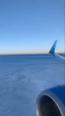 два самолета летят в небо на фоне тумана, 3d иллюстрация двух самолетов в  небе на фоне облаков 3d рендеринг, Hd фотография фото, самолет фон картинки  и Фото для бесплатной загрузки