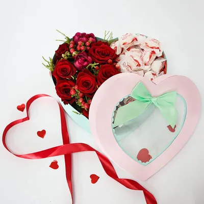 Сердце с цветами и конфетами купить в Краснодаре на 14 февраля ✓  Лаборатория праздника Holiday