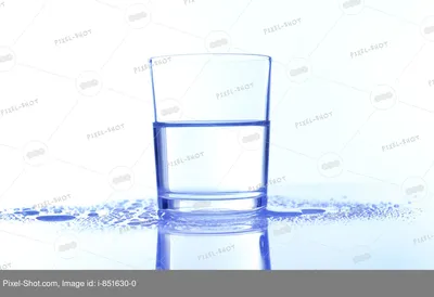 Чистая вода в стакане стоковое фото. изображение насчитывающей газированные  - 159069166
