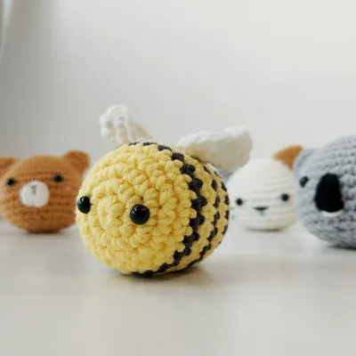 Free Crochet Spring Chicks Pattern - A Menagerie of Stitches