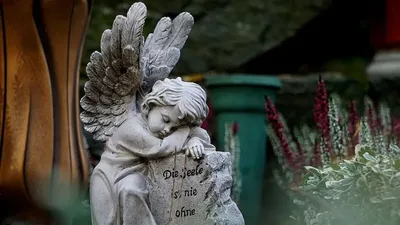 Мемориальные скульптуры ангелов на могилах. Скульптура ангела на могилу из  полимера 130 см (ID#362116183), цена: 109000 ₴, купить на Prom.ua