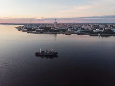 В центре Архангельска открыли историческое панно из тысяч элементов смальты  - Российская газета