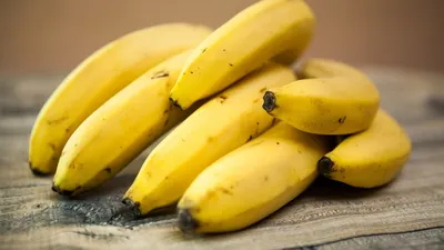 пук банана стоковое фото. изображение насчитывающей пук - 18029532