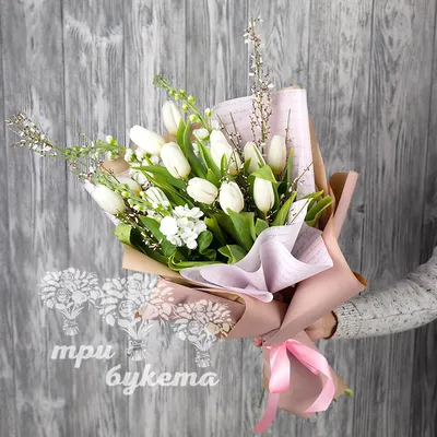 Букет из 51 белых тюльпанов - с доставкой по Москве