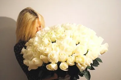 Пионовидные ароматные розы «Для роскошной блондинки», Цветы и подарки в  Зеленограде, купить по цене 4200 RUB, Монобукеты в Королевство праздника с  доставкой | Flowwow