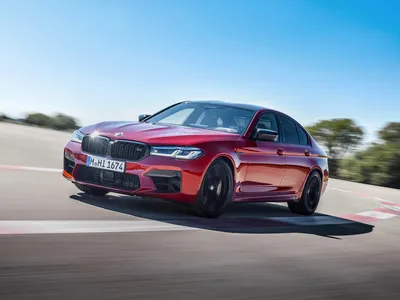 Сравнение BMW 5 серии и BMW M5 по характеристикам, стоимости покупки и  обслуживания. Что лучше - БМВ 5 серии или БМВ М5