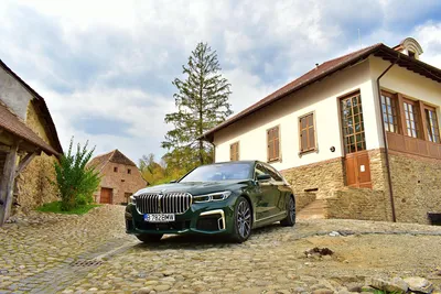 BMW 740Le xDrive car review: 'This has spoiled me for all the other cars' |  Motoring | The Guardian