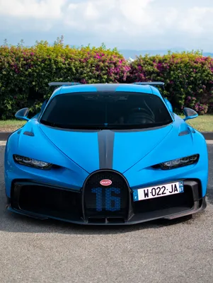 Bugatti Veyron Super Sport on the limit - www.autocar.co.uk - YouTube