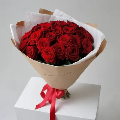 Купить Букет из 35 красных и белых роз (50 см) с доставкой в Омске -  магазин цветов Трава