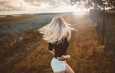 Login • Instagram | Блондинка, Белые букеты, Летние фотографии