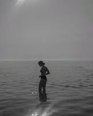 Картинки девушек на море без лица фото