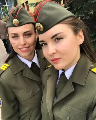 Девушки в форме и без неё | Warspot.ru