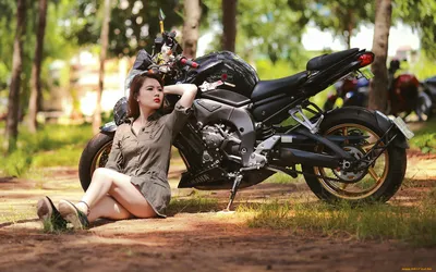 Мотоцикл, девушка-байкер, в полный …» — создано в Шедевруме