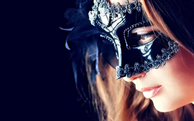 Сексуальная девушка в маске Butterflie Стоковое Изображение - изображение  насчитывающей повелительница, головка: 70036305