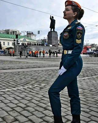 Российская девушка в военной форме стала звездой Интернета  _russian.china.org.cn