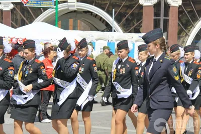 Девушка В Военной Форме Ii Мировой Войны Как Платье Стоковые Фотографии |  FreeImages