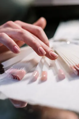 Пилка для ногтей: как выбрать инструмент для nail-мастера? Виды, абразивы и  формы главной маникюрной помощницы