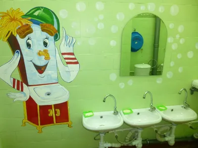 Туалетные кабинки для детского сада в необычном дизайне - фотографии  проекта компании Евростиль