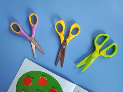 Учим пользоваться ножницами детей 4-5 лет ✂️ | Puzzle | Дзен