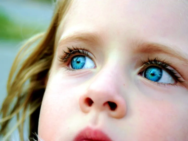 У светлоглазых рождаются кареглазые дети. Глаза ребенка. Глаза разного цвета. Дети с разными цветами глаз. Необычный цвет глаз.