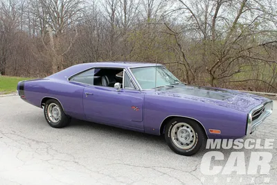 The Unstoppable Legend: How the 1970 Dodge Charger RT Revolutionized A -  SplendFy