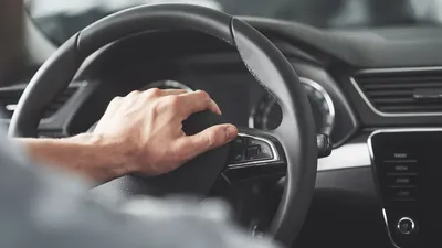 В Витебске двое бомжей вскрывали машины