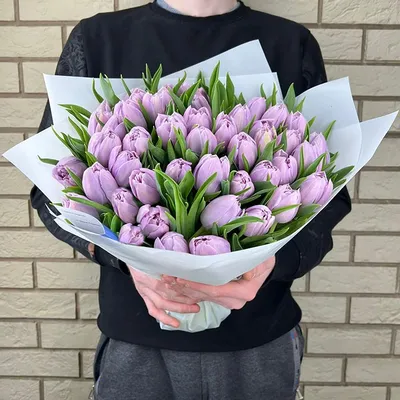 Фиолетовые тюльпаны по цене 175 ₽ - купить в RoseMarkt с доставкой по  Санкт-Петербургу